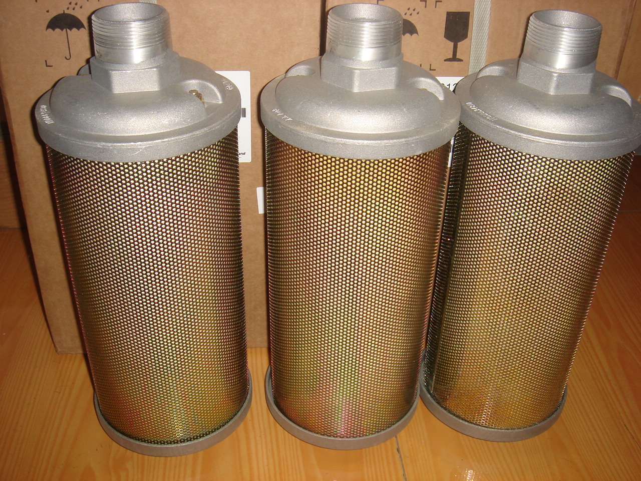 气动隔膜泵消声器漏气